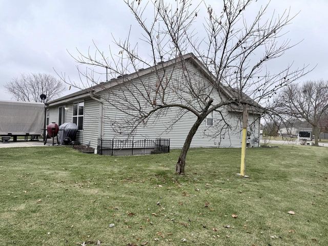 3010 W Kimberly AVENUE, Greenfield, WI 53221