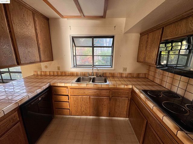 7081 Ann Arbor Way, Dublin, CA 94568