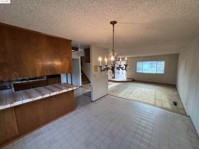 7081 Ann Arbor Way, Dublin, CA 94568