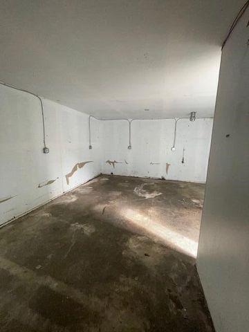 28526 Brentwood Street, Southfield, MI 48076