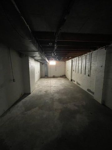 28526 Brentwood Street, Southfield, MI 48076