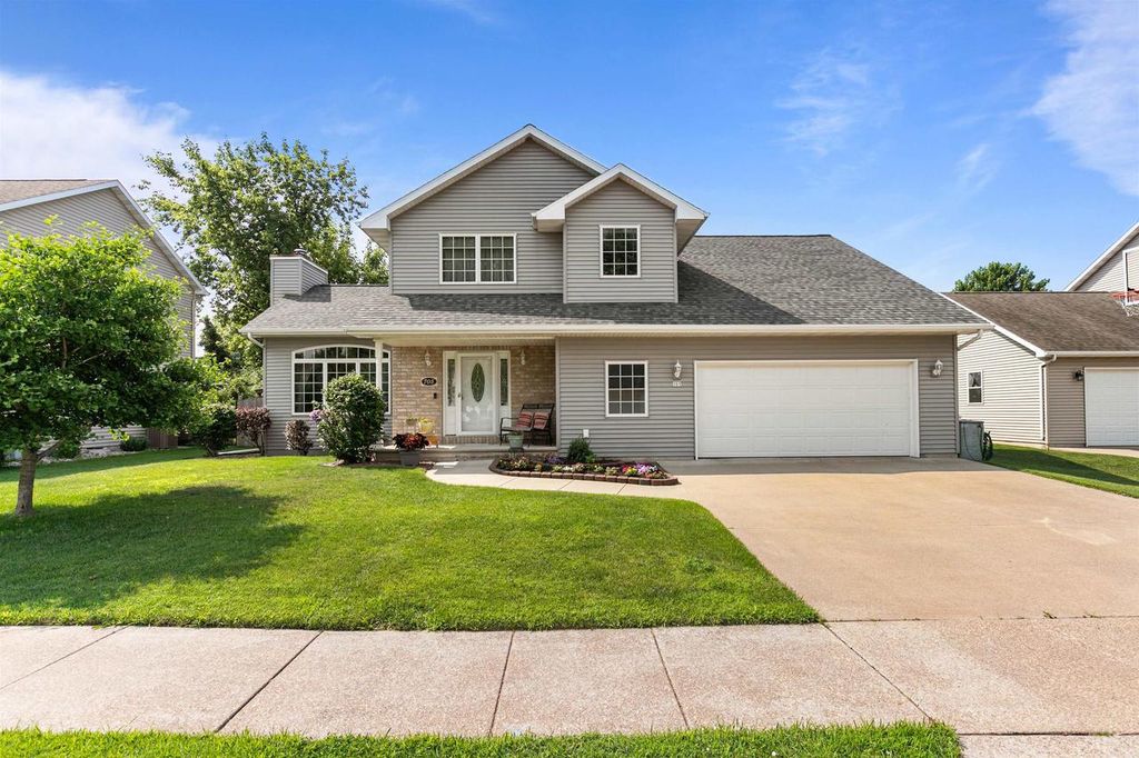 705 WEATHERSTONE DRIVE, Oshkosh, WI 54901