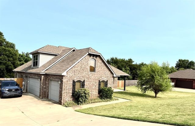 286 Mounds Road, Harrah, OK 73045