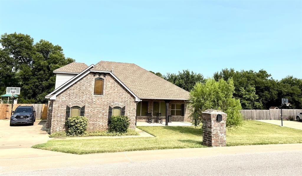 286 Mounds Road, Harrah, OK 73045