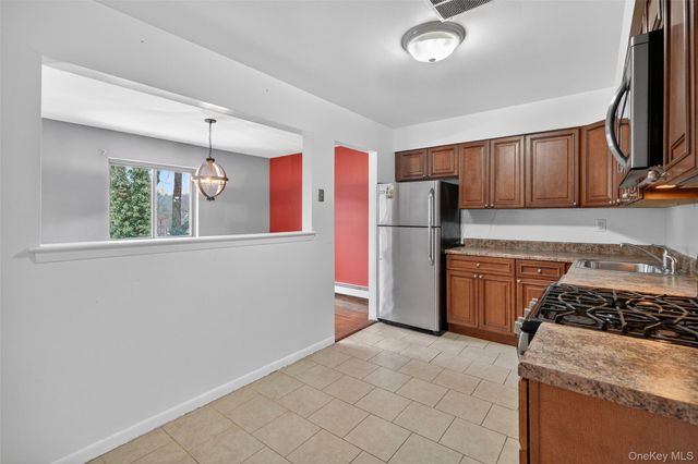 9 Charles Lane 2F, Pomona, NY 10970