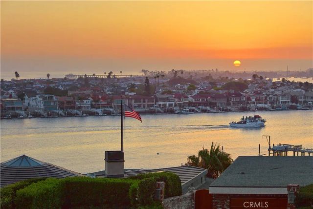 2800 Ocean Boulevard, Corona Del Mar, CA 92625