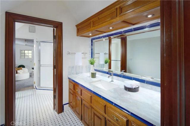 2800 Ocean Boulevard, Corona Del Mar, CA 92625