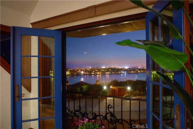 2800 Ocean Boulevard, Corona Del Mar, CA 92625