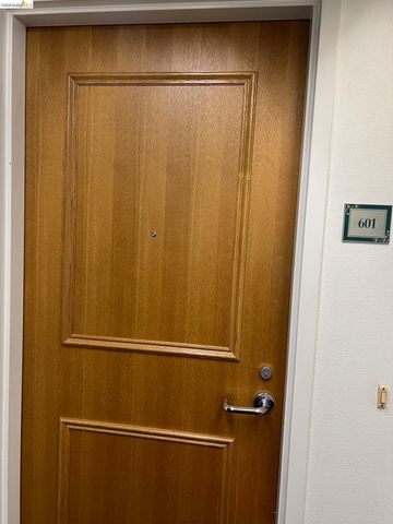 988 Franklin St 601, Oakland, CA 94607