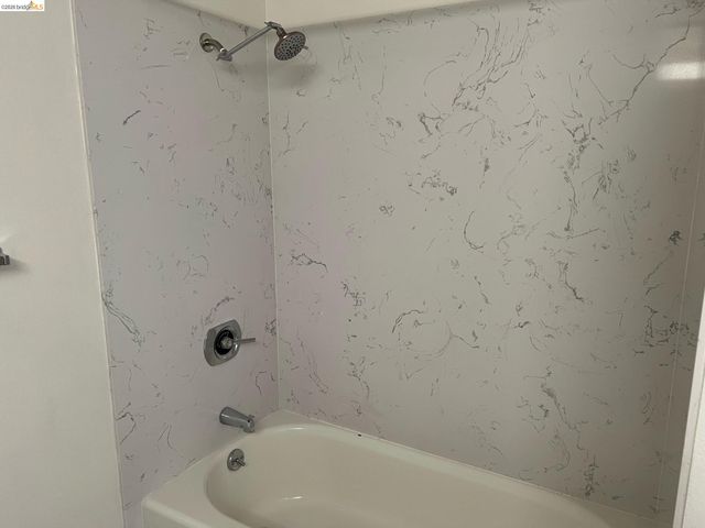 988 Franklin St 601, Oakland, CA 94607