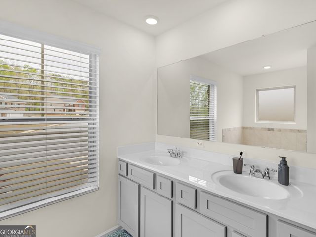 368 Noblewood Drive, Mcdonough, GA 30252