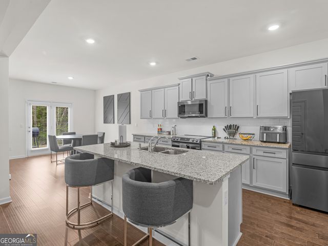 368 Noblewood Drive, Mcdonough, GA 30252