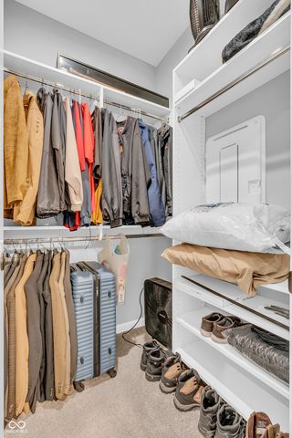 811 Stone Trace Court, Avon, IN 46123