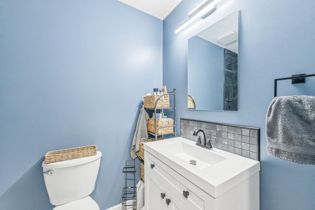 6 N Ridge Way Rd, Rose Hill, KS 67133