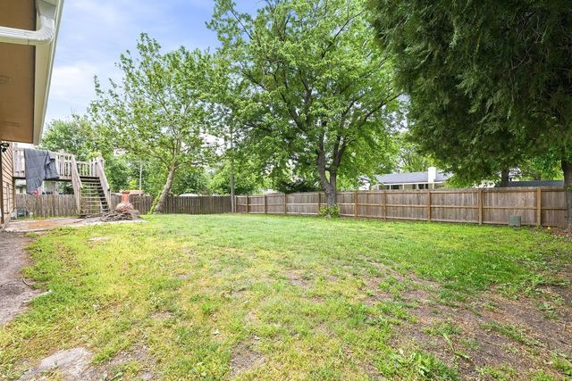 6 N Ridge Way Rd, Rose Hill, KS 67133