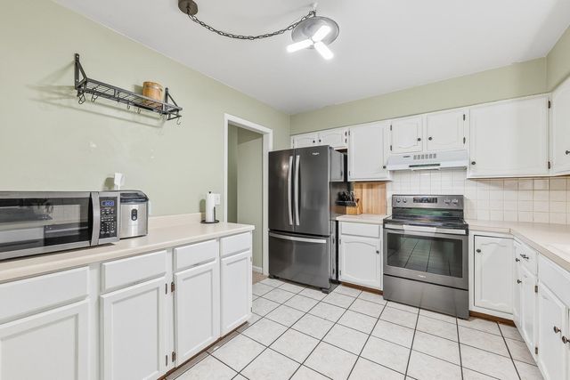 6 N Ridge Way Rd, Rose Hill, KS 67133