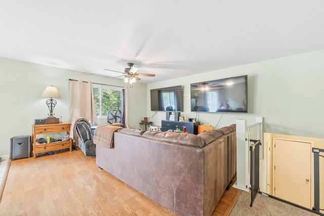 6 N Ridge Way Rd, Rose Hill, KS 67133