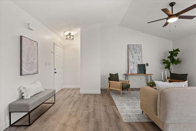 494 W PAR STREET, Orlando, FL 32804