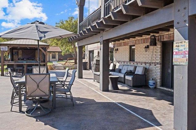 98 S Lakeshore Drive, Ransom Canyon, TX 79366