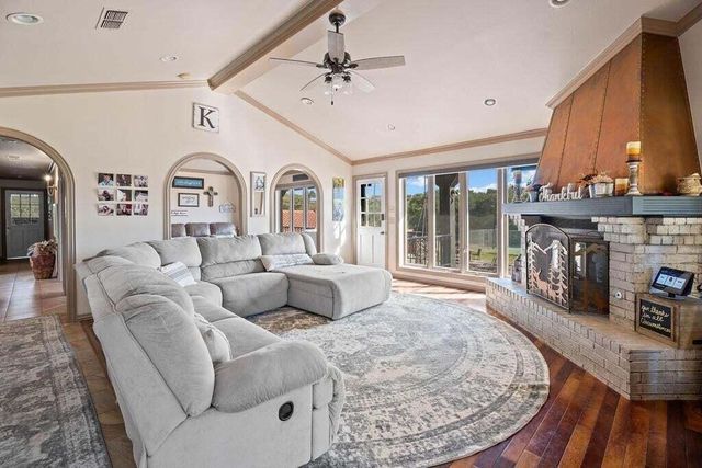 98 S Lakeshore Drive, Ransom Canyon, TX 79366