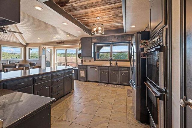 98 S Lakeshore Drive, Ransom Canyon, TX 79366