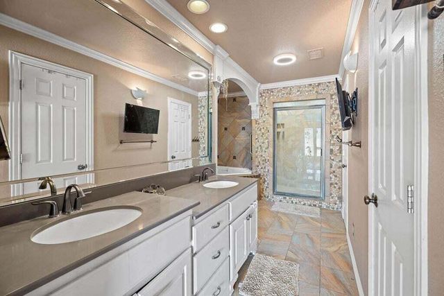 98 S Lakeshore Drive, Ransom Canyon, TX 79366