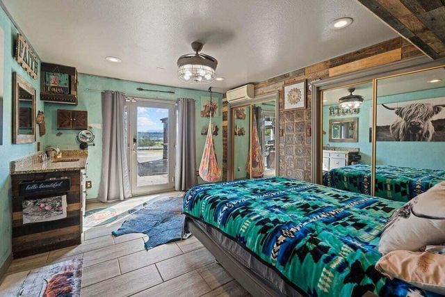 98 S Lakeshore Drive, Ransom Canyon, TX 79366