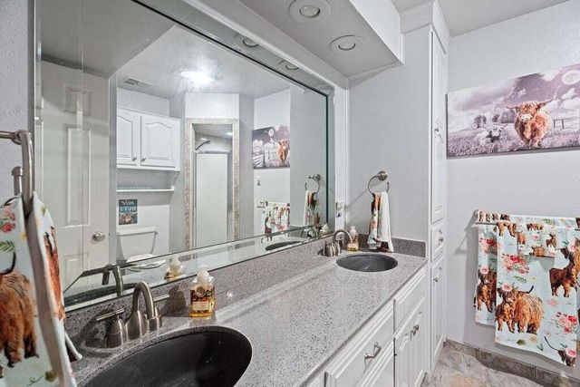 98 S Lakeshore Drive, Ransom Canyon, TX 79366