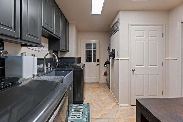 98 S Lakeshore Drive, Ransom Canyon, TX 79366