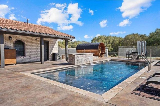 98 S Lakeshore Drive, Ransom Canyon, TX 79366