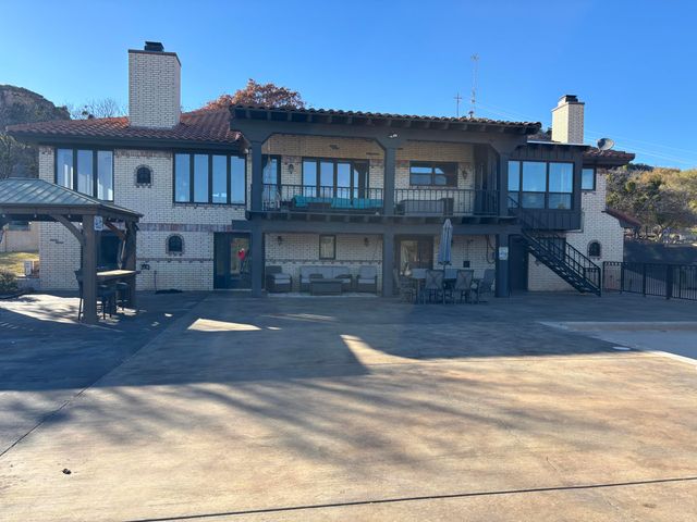 98 S Lakeshore Drive, Ransom Canyon, TX 79366