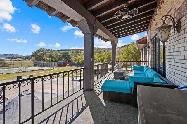 98 S Lakeshore Drive, Ransom Canyon, TX 79366