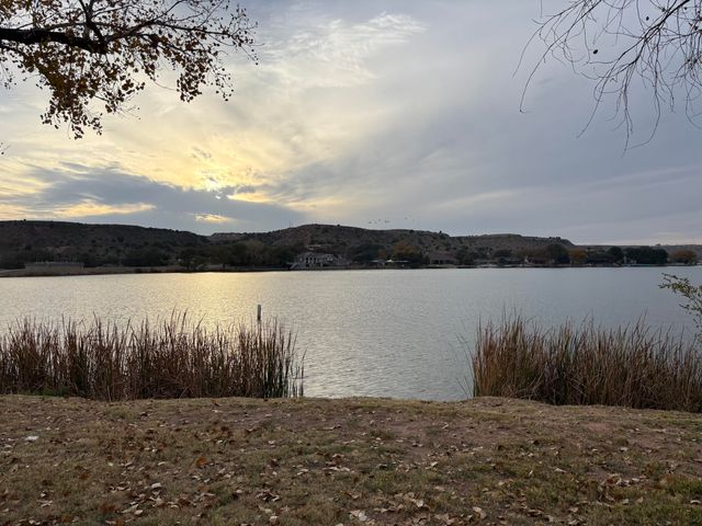 98 S Lakeshore Drive, Ransom Canyon, TX 79366