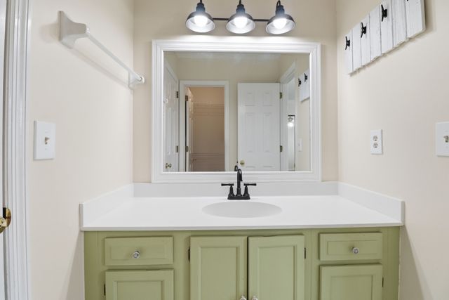 1251 Carriage Park Dr, Franklin, TN 37064