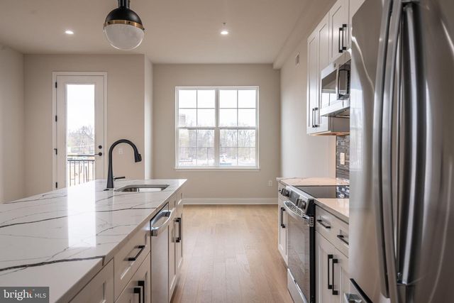 2721 LORRAINE CT, Philadelphia, PA 19131