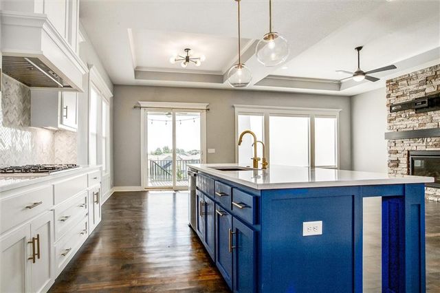 613 SW Brummel Road, Lee's Summit, MO 64081