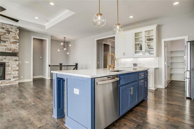 613 SW Brummel Road, Lee's Summit, MO 64081