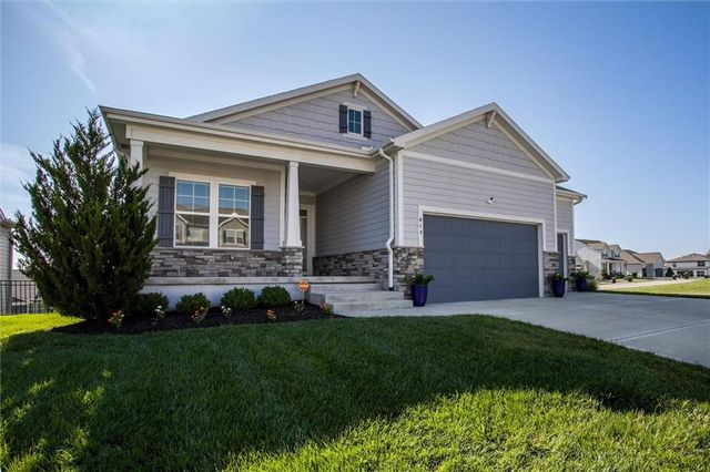 613 SW Brummel Road, Lee's Summit, MO 64081