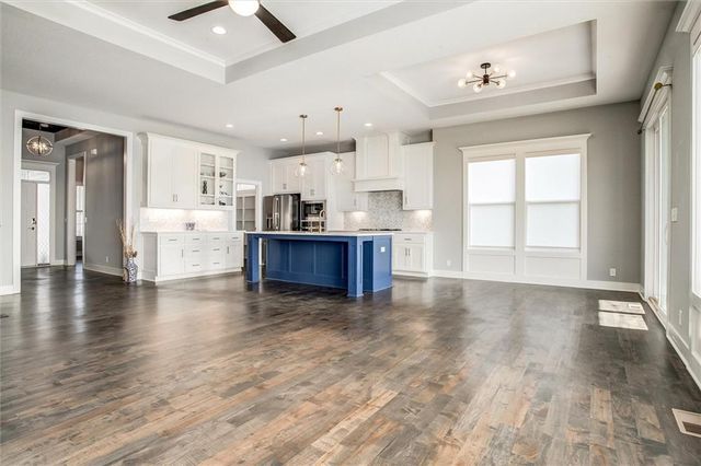 613 SW Brummel Road, Lee's Summit, MO 64081