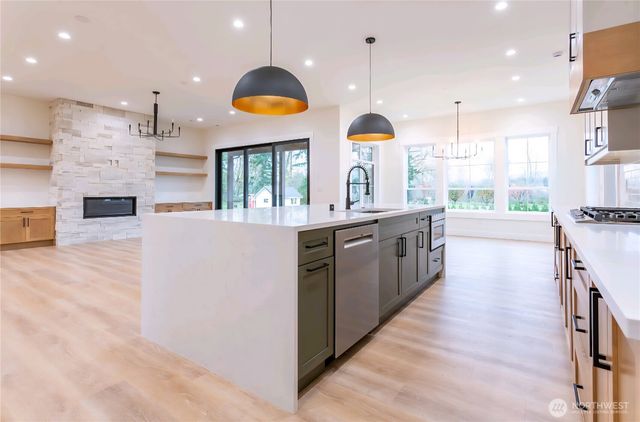 6076 Mesa Court, Ferndale, WA 98248