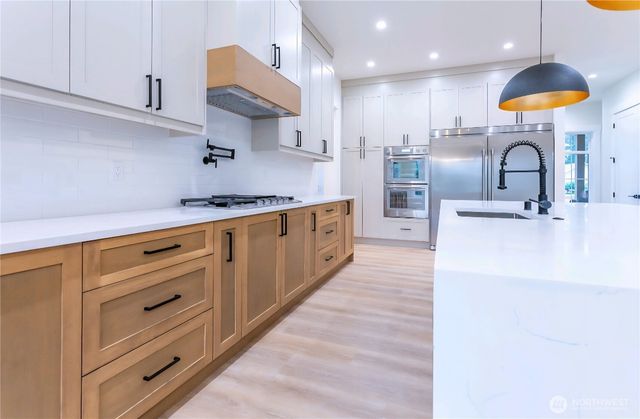 6076 Mesa Court, Ferndale, WA 98248