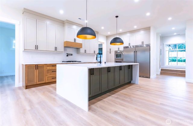 6076 Mesa Court, Ferndale, WA 98248