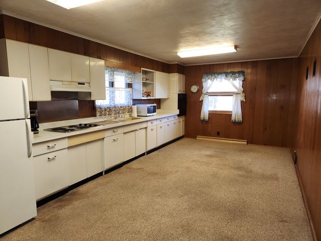 9225 N 2nd Street, Machesney Park, IL 61115