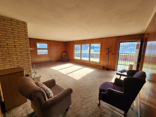 9225 N 2nd Street, Machesney Park, IL 61115