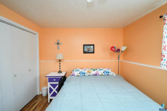 5813 W Clay St, Sioux Falls, SD 57106