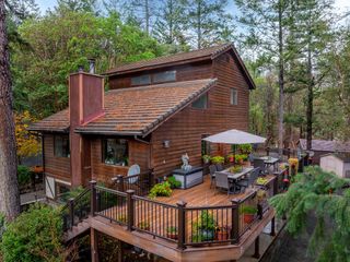 300 Dunlap Road, Jacksonville, OR 97530