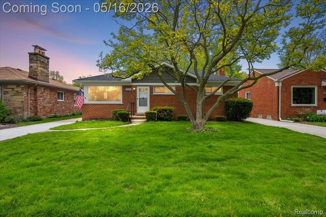 23344 Brookdale Boulevard, St. Clair Shores, MI 48082