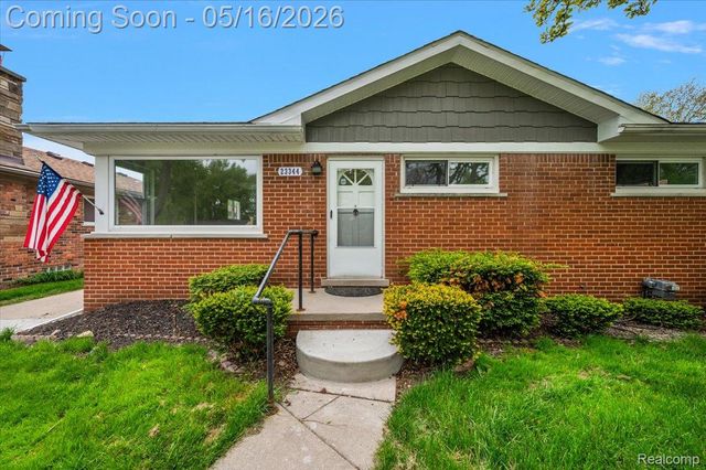 23344 Brookdale Boulevard, St. Clair Shores, MI 48082