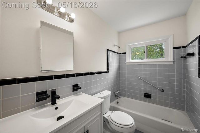 23344 Brookdale Boulevard, St. Clair Shores, MI 48082