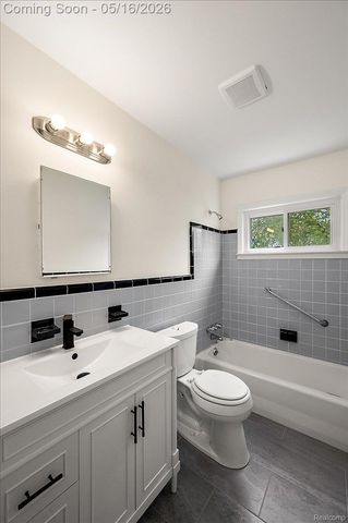 23344 Brookdale Boulevard, St. Clair Shores, MI 48082